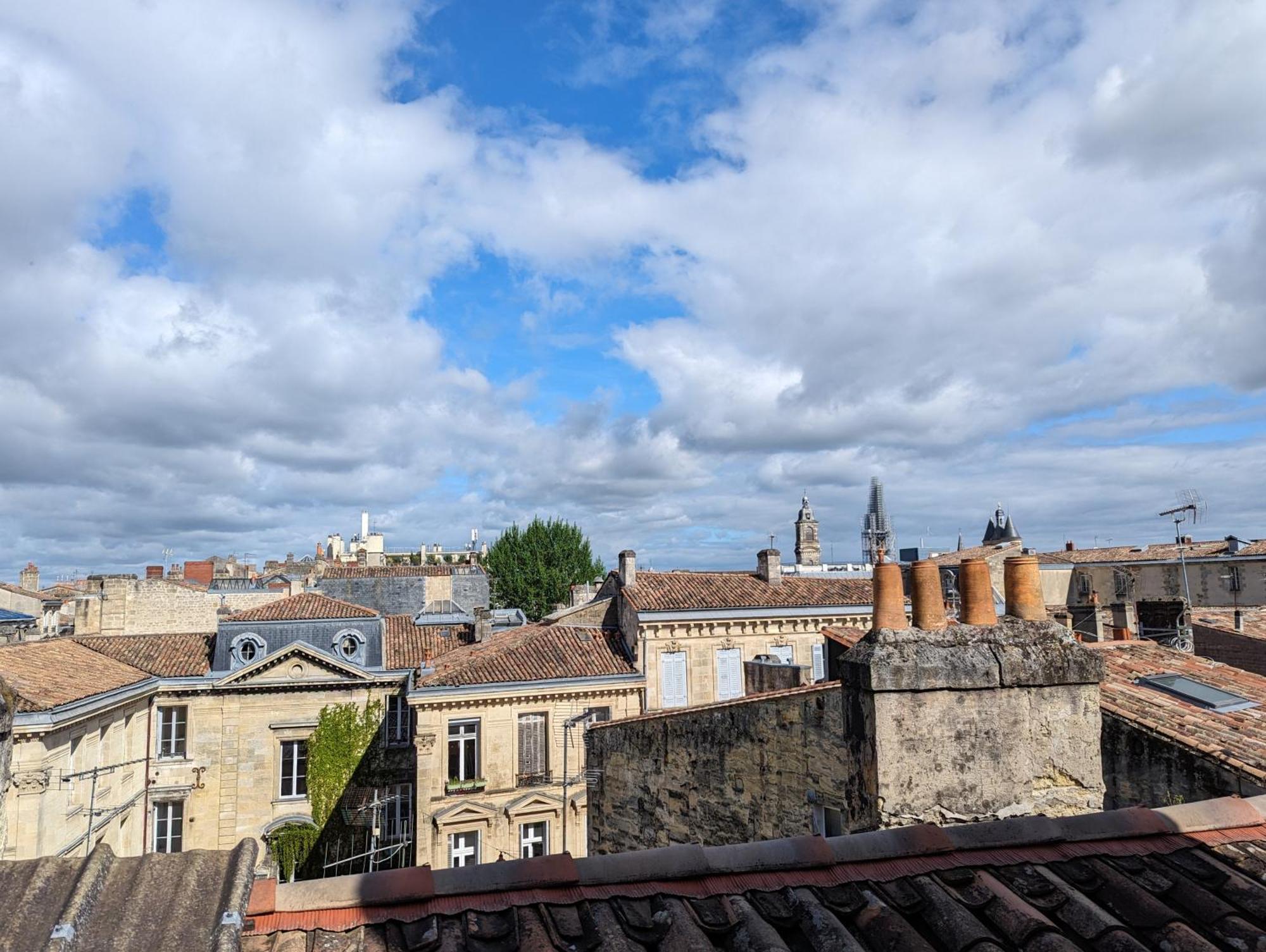 Lumineux Appartement Sous Les Toits A Pey Berland Bordeaux Eksteriør bilde